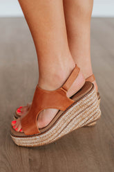 Sweet Direction Wedges - Cognac