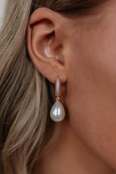 Lora Pearl Earrings