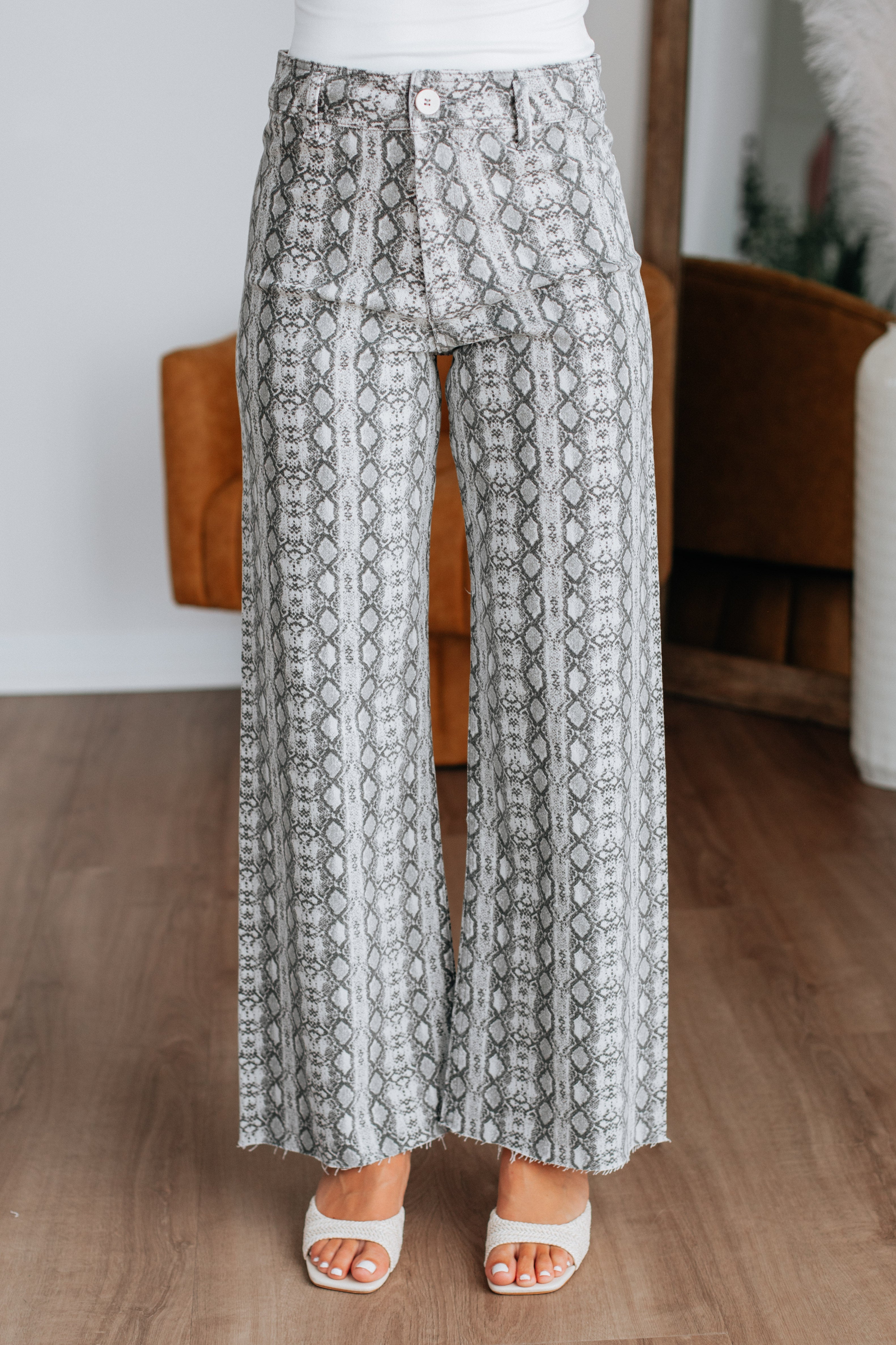 Scale Back Wide Leg Pants