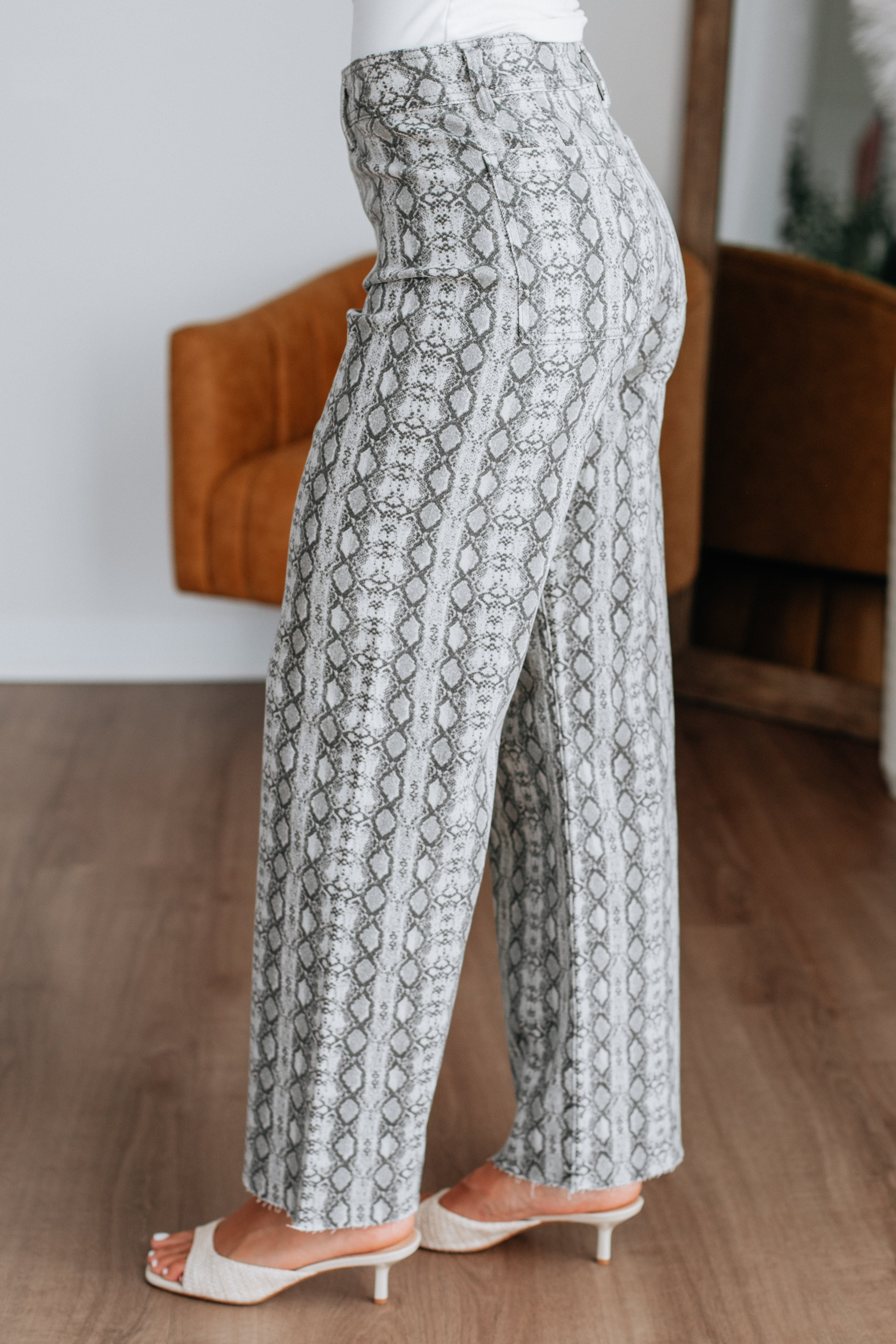 Scale Back Wide Leg Pants