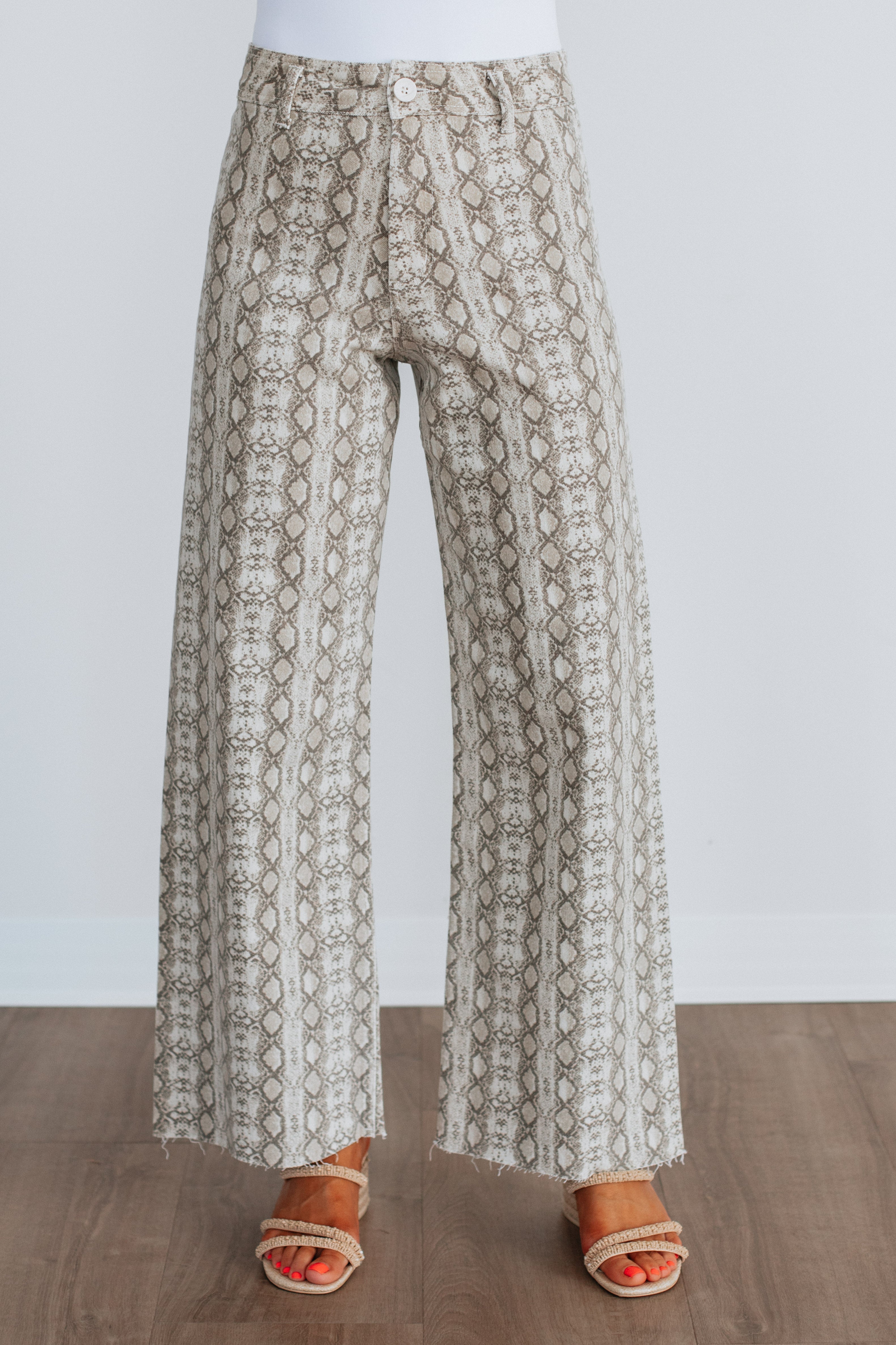 Scale Back Wide Leg Pants