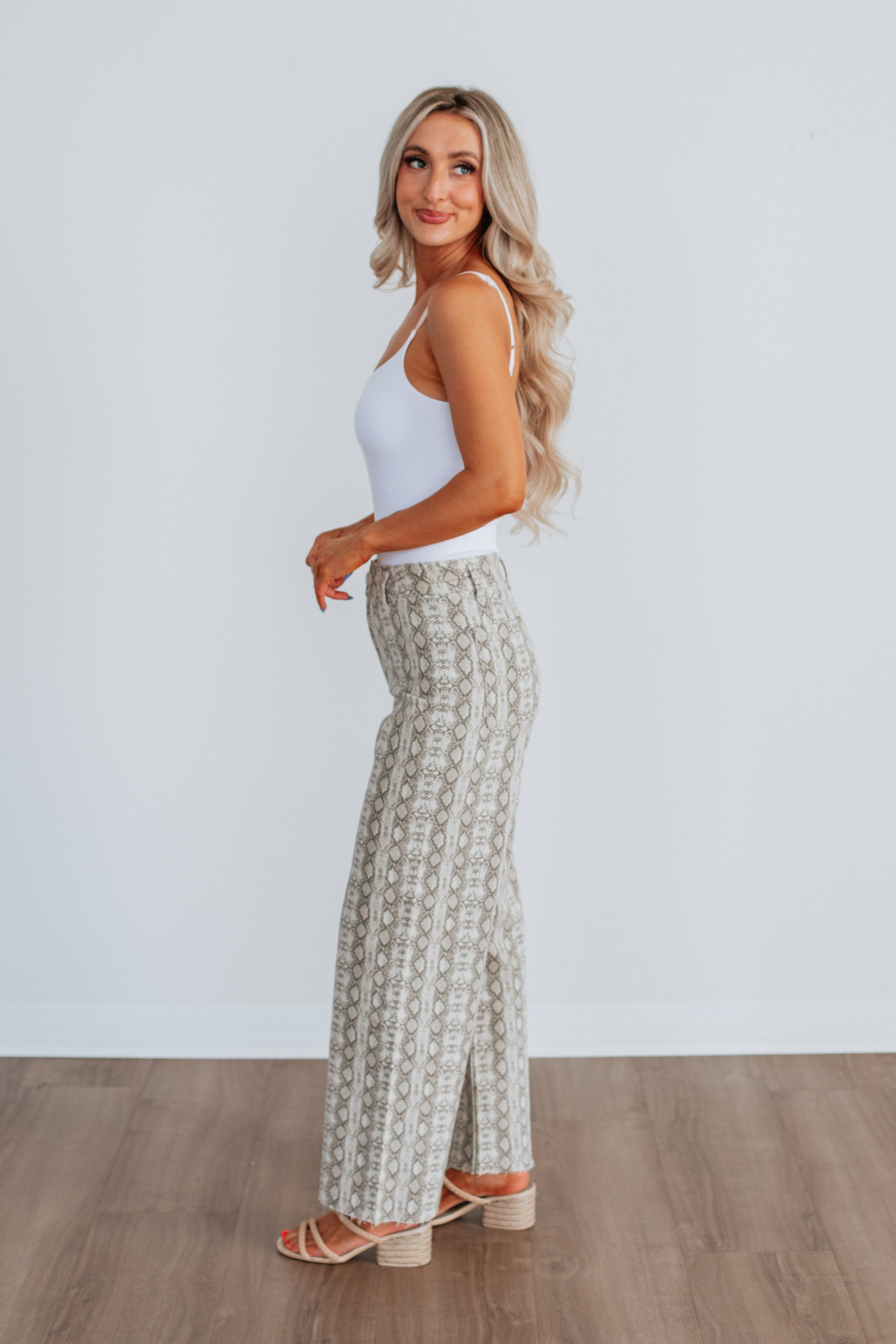 Scale Back Wide Leg Pants