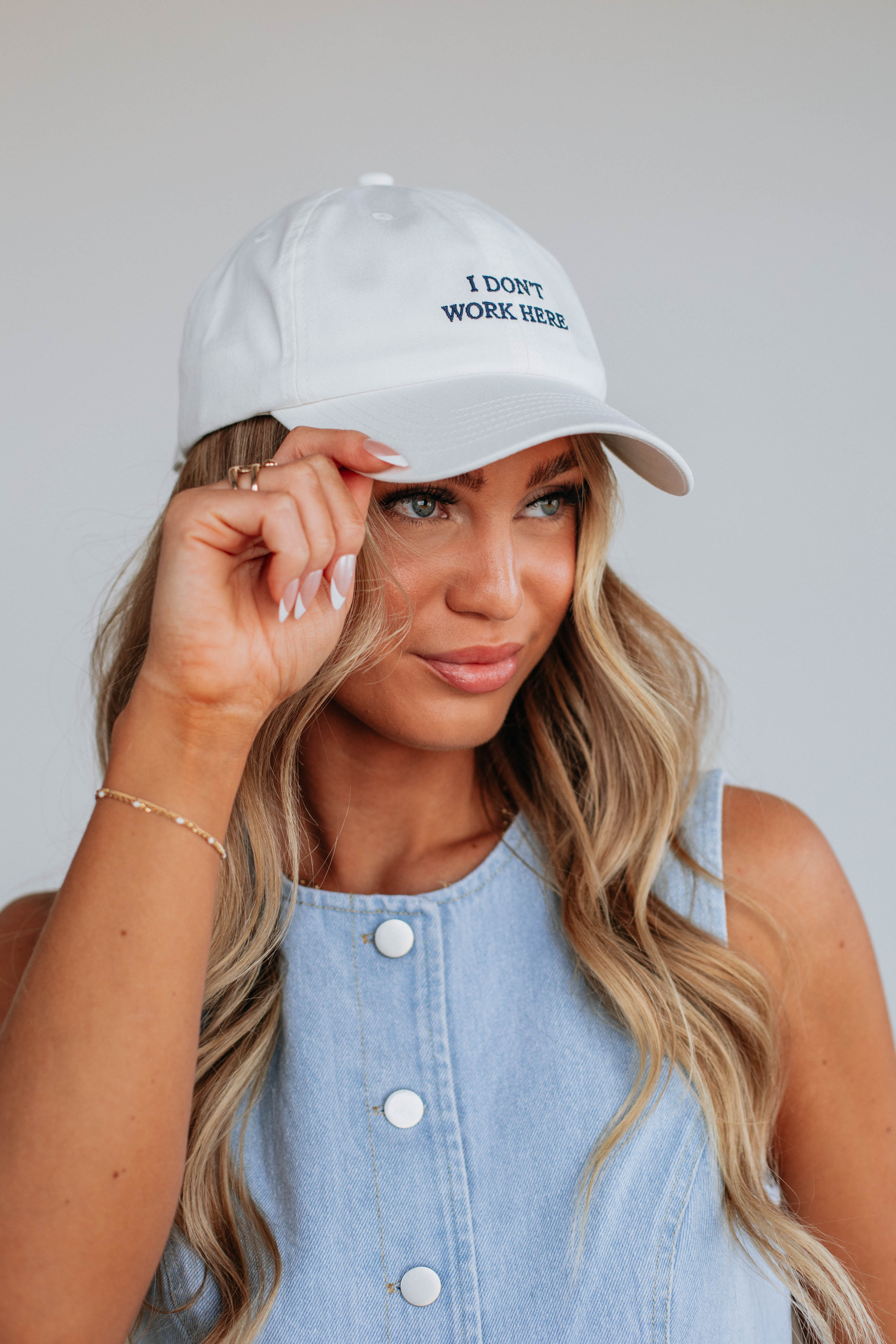 I Don't Work Here Baseball Hat