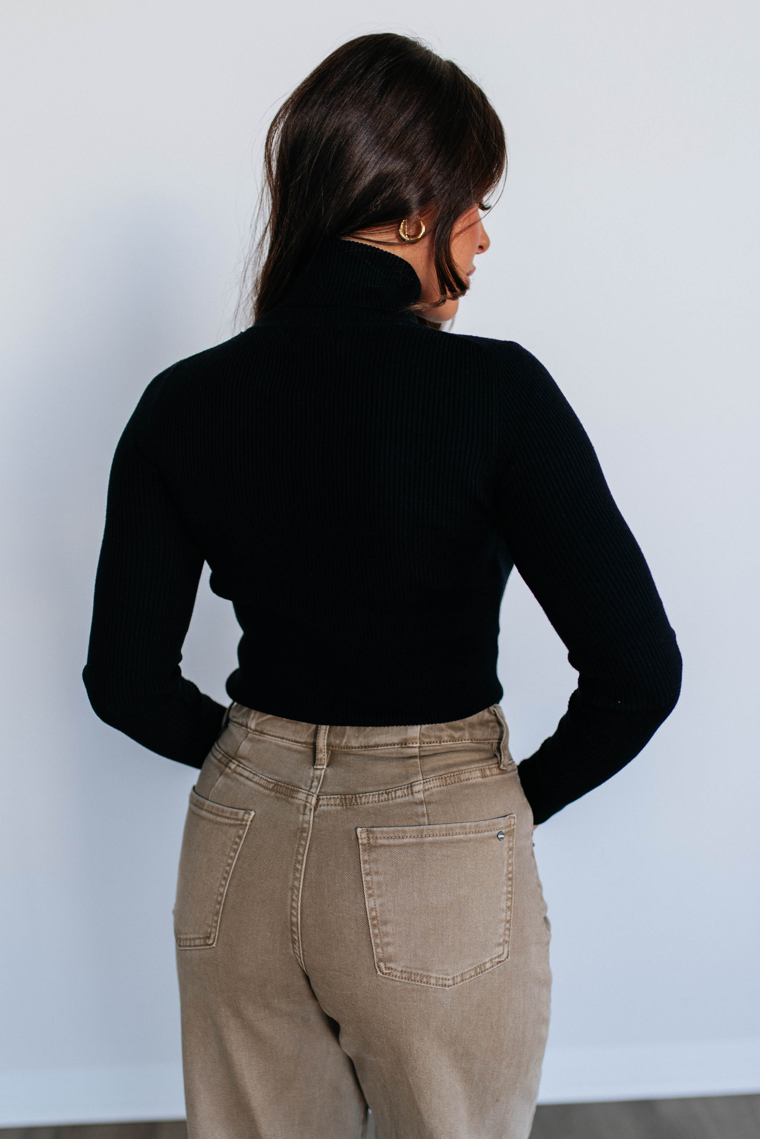 Leina Turtle Neck Sweater