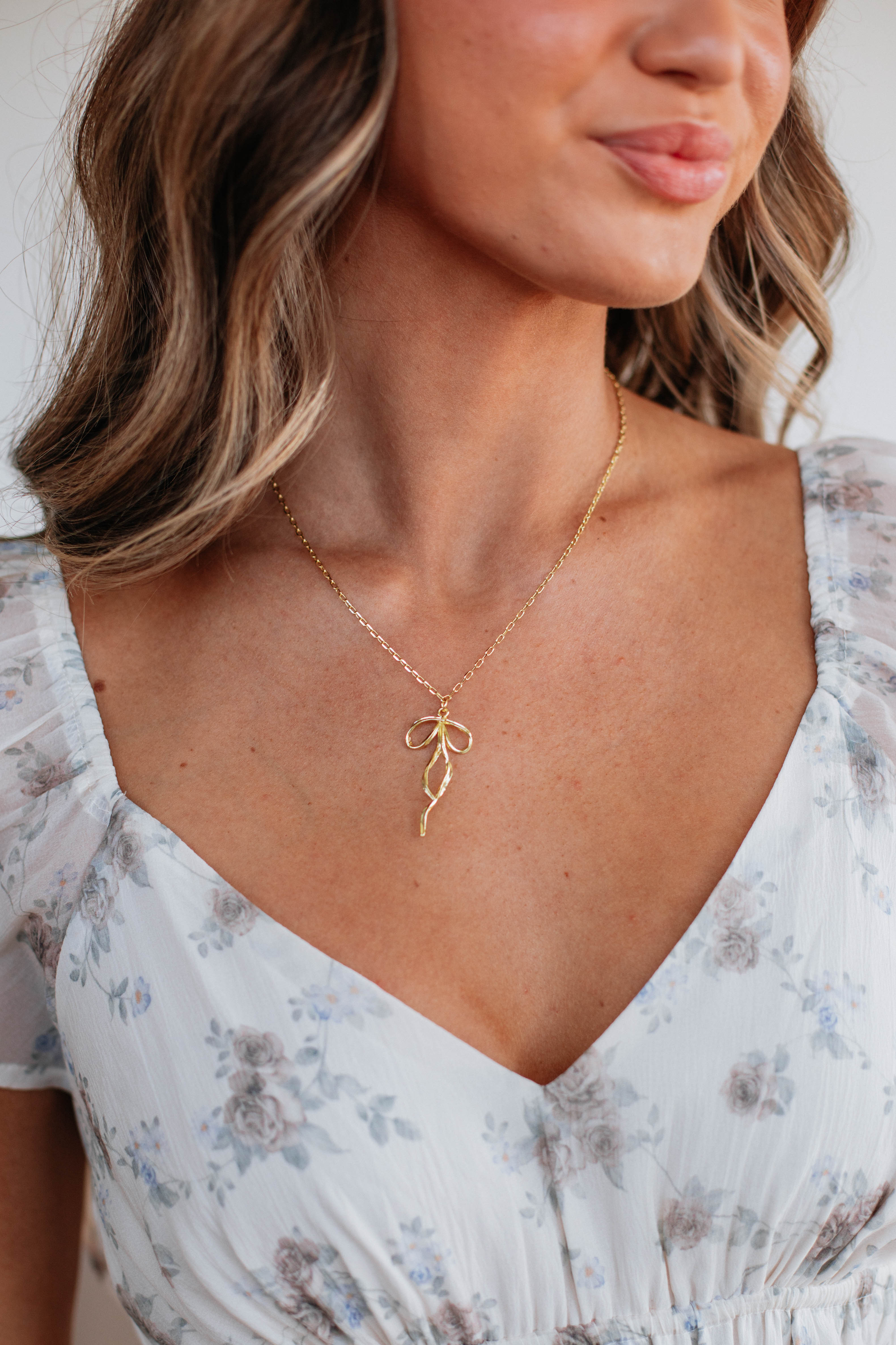 Rashelle Bow Necklace